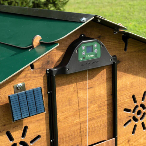 Polly Defender van Cucciolotta - automatische deuropener met zonnepaneel